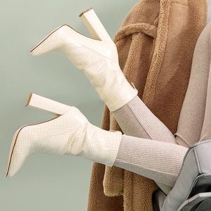 PRETTY LITTLE THING BOOTS💋EUC